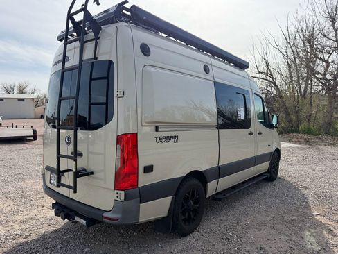 Used 2021 Mercedes-Benz Sprinter 2500 image 6