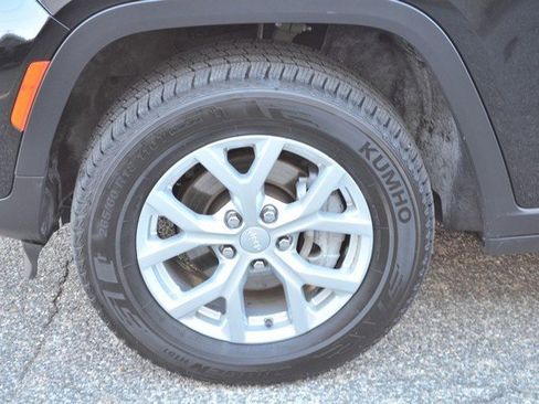 Used 2023 Jeep Grand Cherokee Altitude image 13