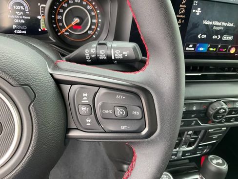 Used 2024 Jeep Wrangler Unlimited Rubicon w/ Technology Group AWD/4WD image 12
