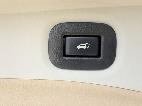 Used 2015 Nissan Rogue SV w/ SV Premium Package AWD/4WD image 40