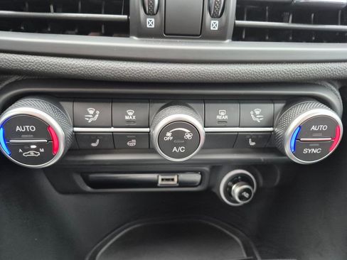 New 2025 Alfa Romeo Giulia w/ Driving Assist Package RWD image 19