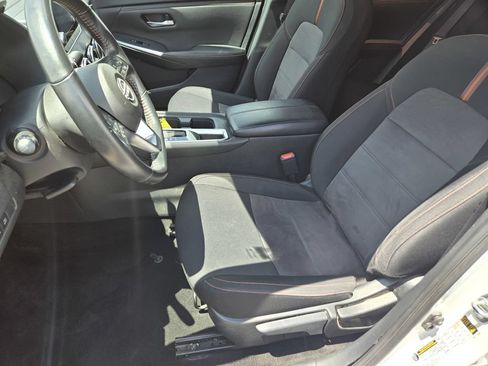 Certified 2024 Nissan Sentra SR FWD image 12