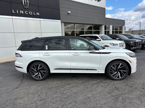 New 2026 Lincoln Aviator Black Label w/ Black Label Special Edition AWD/4WD image 8