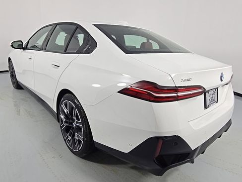New 2026 BMW 530i xDrive w/ M Sport Package image 5