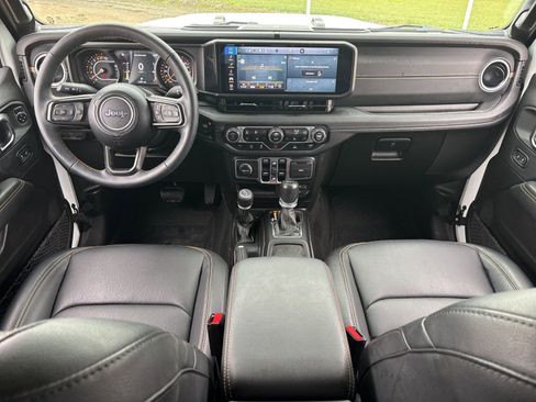 Used 2025 Jeep Gladiator Sport AWD/4WD image 20