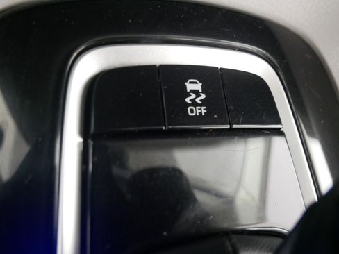 Used 2023 Toyota Corolla LE image 31