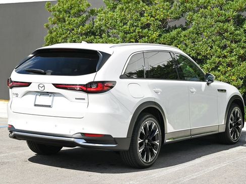 Certified 2024 MAZDA CX-90 Plug-In Hybrid w/ Premium Plus AWD/4WD image 4
