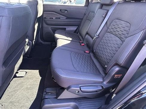 Used 2025 Nissan Pathfinder SV FWD image 26