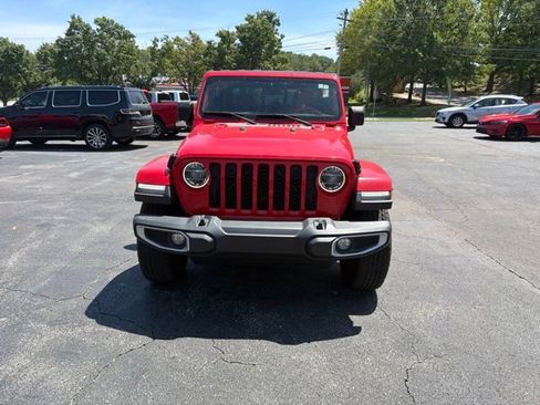 Used 2022 Jeep Gladiator Sport AWD/4WD image 2