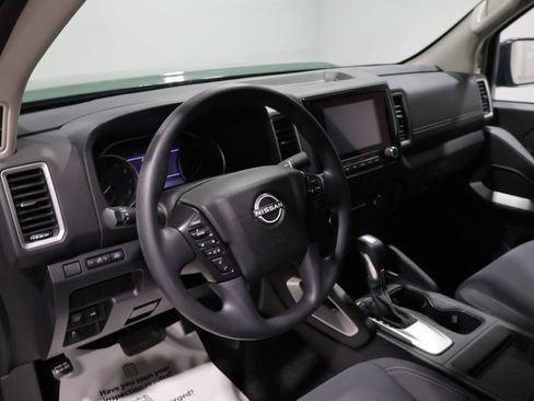 Used 2024 Nissan Frontier SV AWD/4WD image 15