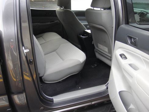 Used 2013 Toyota Tacoma 4x4 Double Cab image 14