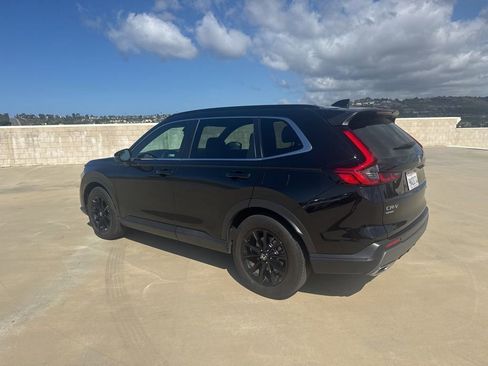 Used 2025 Honda CR-V Sport image 3
