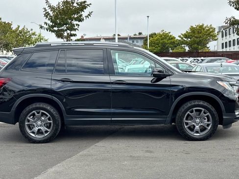 Certified 2024 Honda Passport TrailSport image 3