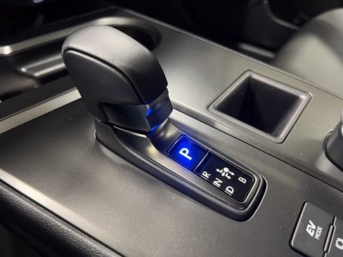 Certified 2025 Lexus UX 300h FWD image 21