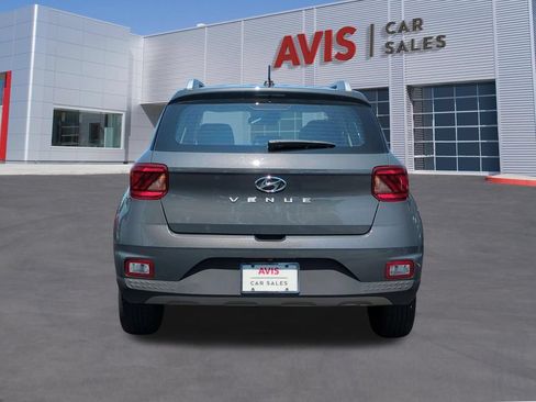 Used 2025 Hyundai Venue SEL FWD image 7