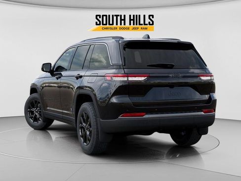 New 2026 Jeep Grand Cherokee Laredo image 3