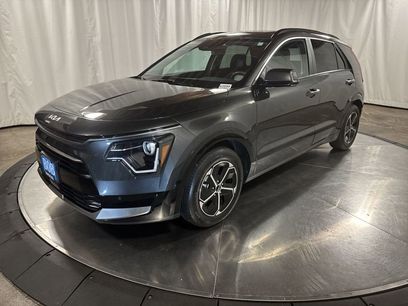 Used 2023 Kia Niro SX