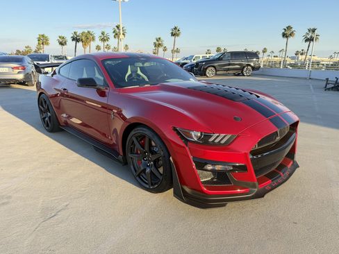 Used 2021 Ford Mustang Shelby GT500 w/ Carbon Fiber Track Pack image 4