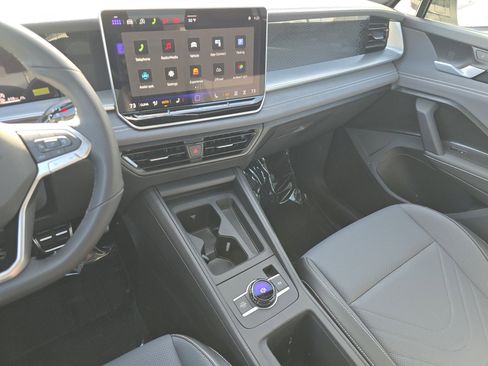 New 2026 Volkswagen Tiguan SE R-Line image 24