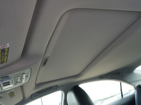 Used 2011 Lexus ES 350 image 7