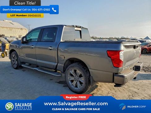 Used 2017 Nissan Titan SV image 3