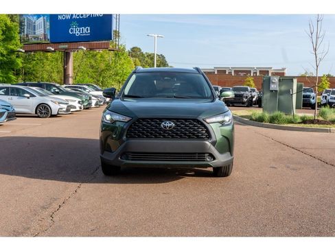 Used 2024 Toyota Corolla Cross LE image 2