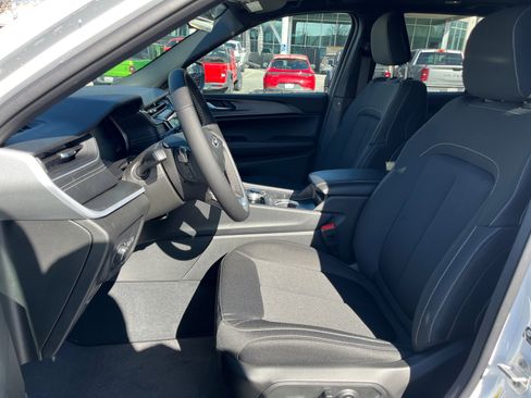 New 2026 Jeep Grand Cherokee Laredo X image 12