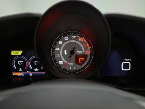 Used 2022 Ferrari F8 Tributo RWD image 67
