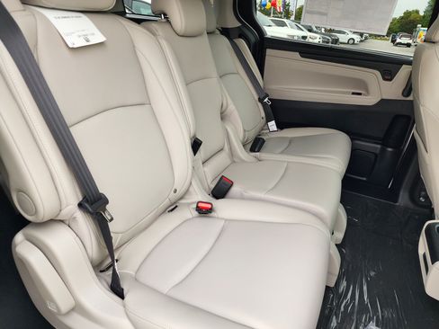 New 2026 Honda Odyssey EX-L image 6