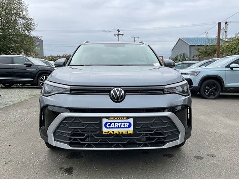 New 2025 Volkswagen Taos SE image 3