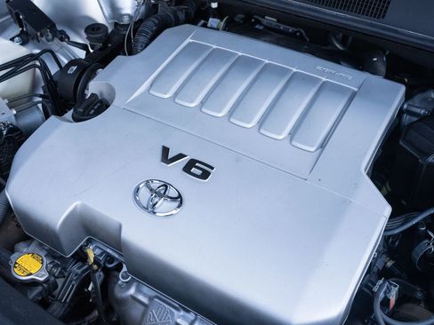 Used 2015 Toyota Venza Limited image 9