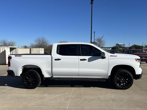 Used 2024 Chevrolet Silverado 1500 LT Trail Boss w/ Convenience Package II image 10