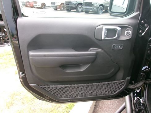 Used 2023 Jeep Wrangler Unlimited Rubicon 4xe AWD/4WD image 6