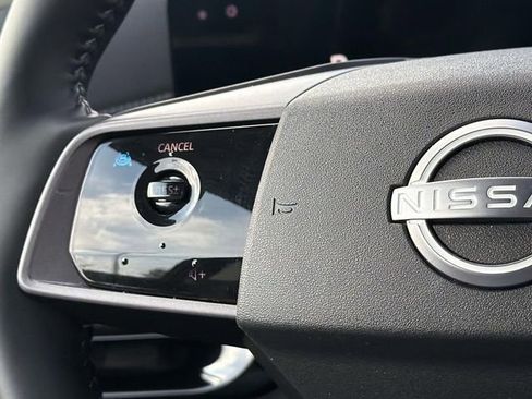 Certified 2025 Nissan Murano SV FWD image 9