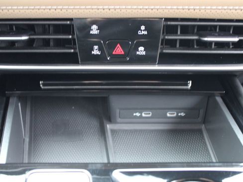 Certified 2024 Volkswagen Atlas Cross Sport SE image 17