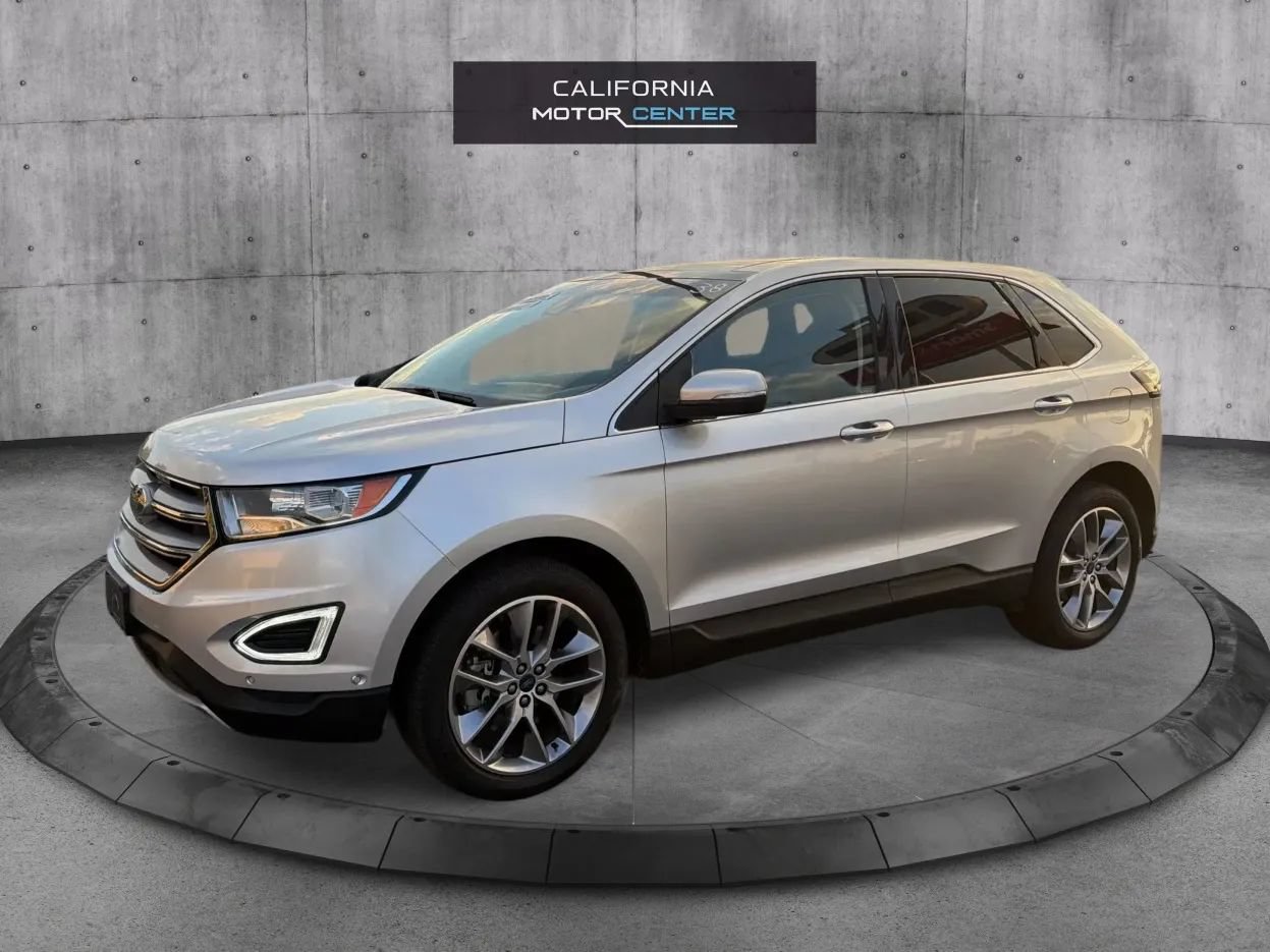 Used 2017 Ford Edge Titanium w/ Equipment Group 302A AWD/4WD image 3