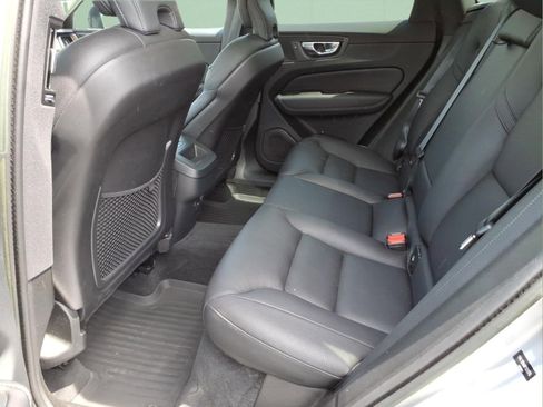 Used 2023 Volvo XC60 B5 Plus w/ Climate Package AWD/4WD image 17