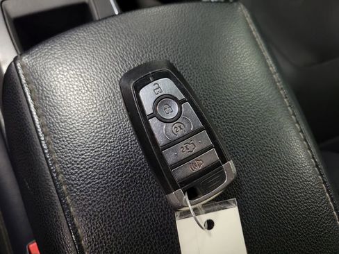 Used 2018 Ford Fusion Titanium AWD/4WD image 16
