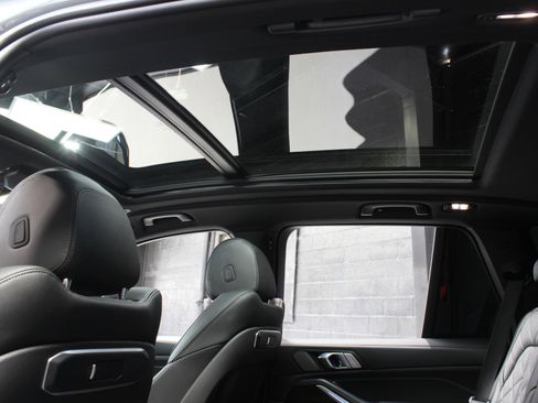 Used 2024 BMW X5 sDrive40i w/ M Sport Package image 26