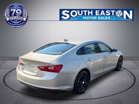 Used 2016 Chevrolet Malibu LT w/ Leather Package FWD image 6