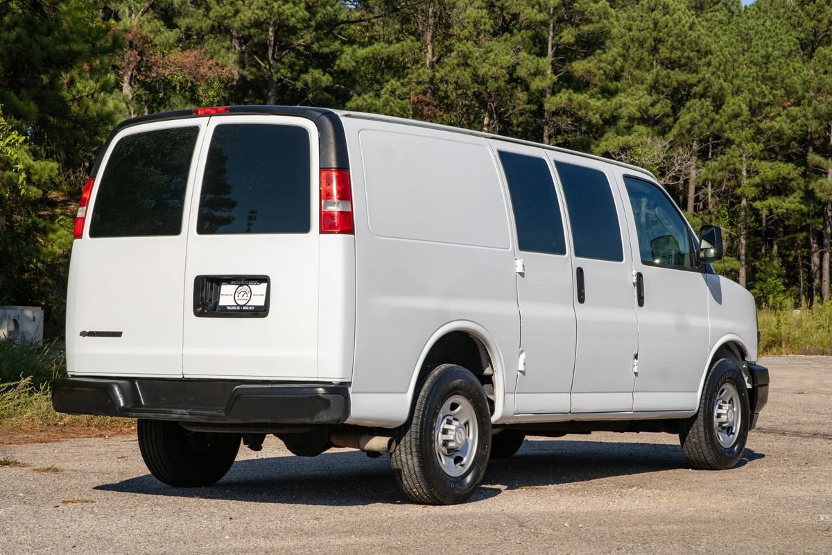 Used 2018 Chevrolet Express 2500 RWD image 6