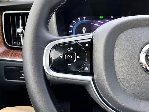 Certified 2023 Volvo XC60 B5 Plus w/ Protection Package Premier image 10