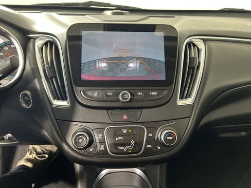 Used 2017 Chevrolet Malibu LT w/ Leather Package image 22