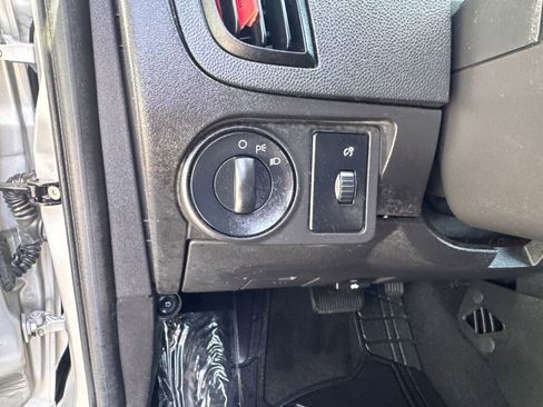 Used 2011 Ford Focus SE w/ 201A Rapid Spec Order Code FWD image 28
