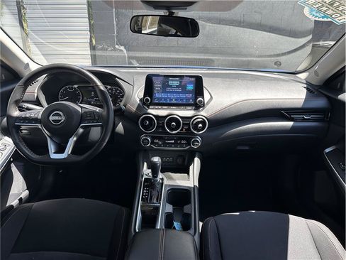 Used 2025 Nissan Sentra SR FWD image 18