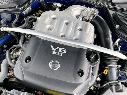 Used 2004 Nissan 350Z Touring RWD image 22