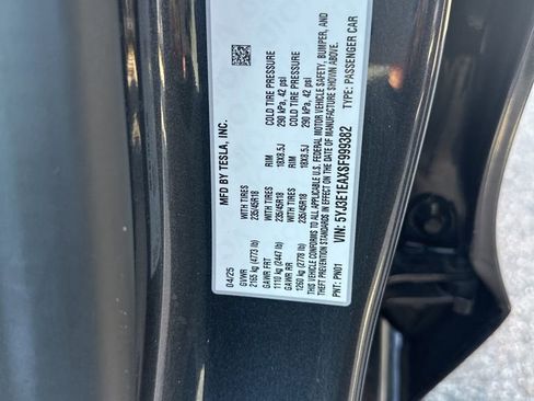 Used 2025 Tesla Model 3 image 11