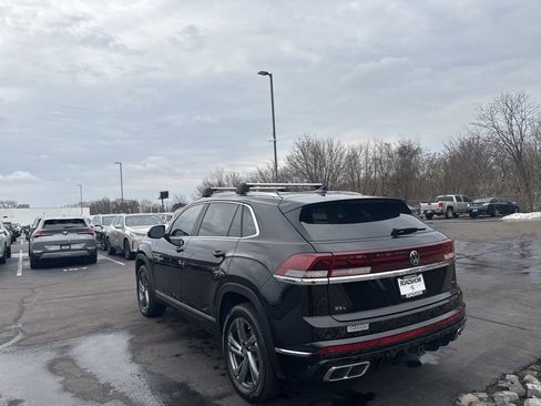 Used 2024 Volkswagen Atlas Cross Sport SEL R-Line image 3