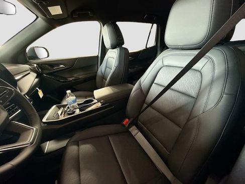 New 2026 Chevrolet Equinox LT w/ Convenience Package II FWD image 21