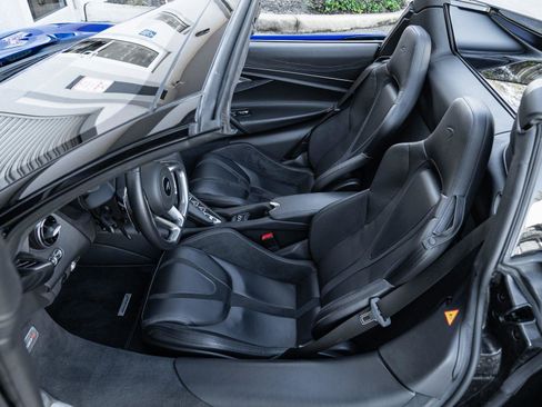 Used 2024 McLaren 750S Spider image 26